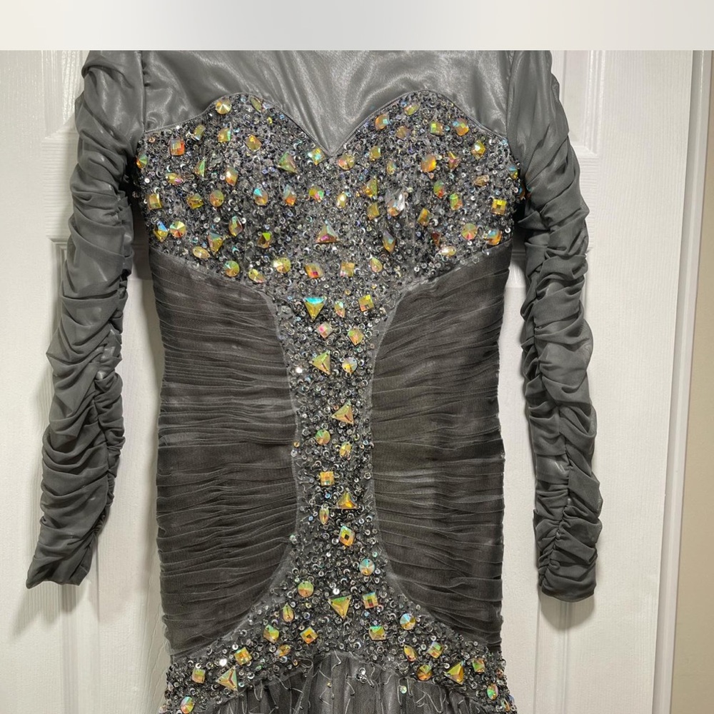 Custom designed gown - Picture 2 of 5